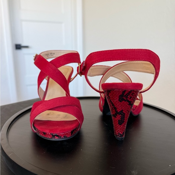 Elegant Red Strappy Heels in Size 8 - Picture 3 of 9